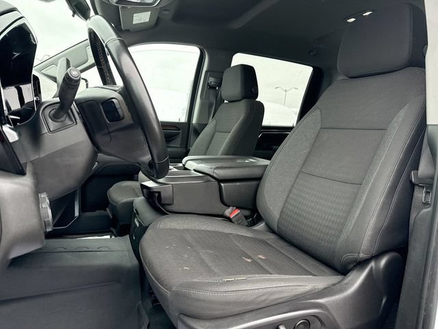 Used 2024 Chevrolet Silverado 2500 LT AWD/4WD image 11