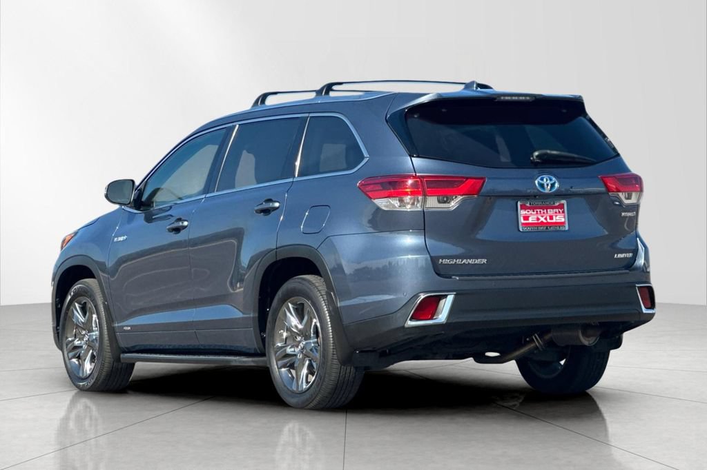 Used 2017 Toyota Highlander Limited Platinum AWD/4WD image 4