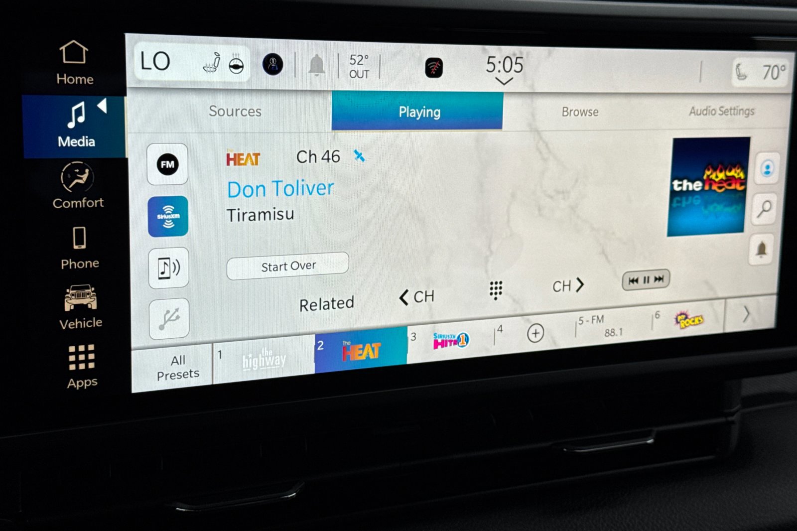 New 2025 Jeep Gladiator Sport image 16