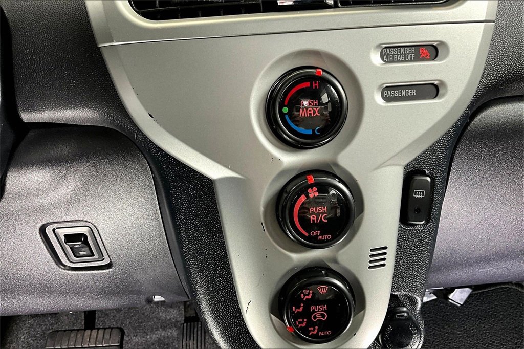 Used 2012 Mitsubishi i ES image 11