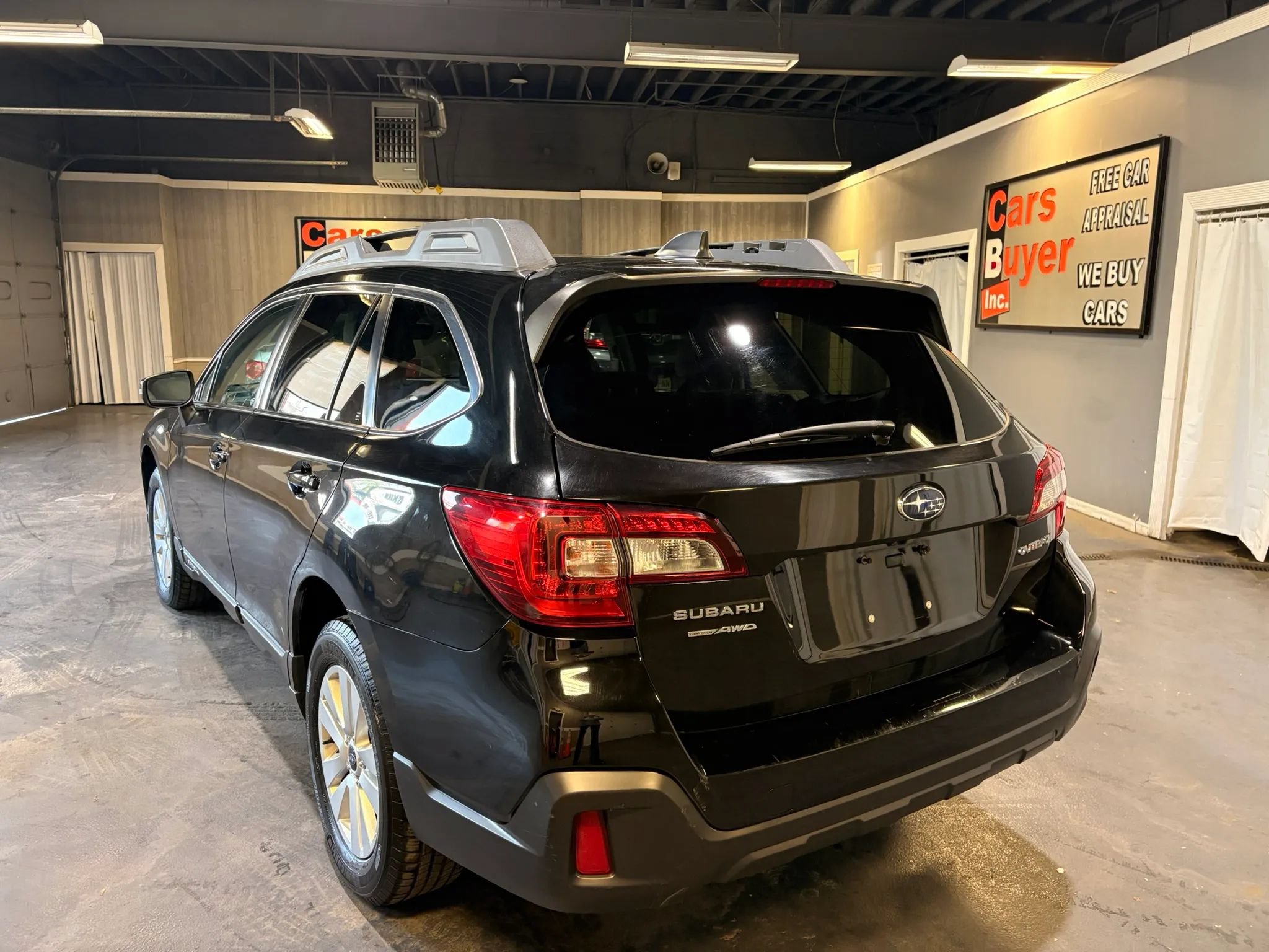 Used 2019 Subaru Outback 2.5i Premium AWD/4WD image 4