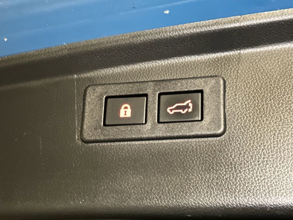 Used 2022 Subaru Outback Wilderness image 7