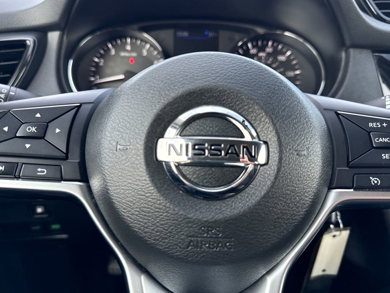 Used 2020 Nissan Rogue S image 28