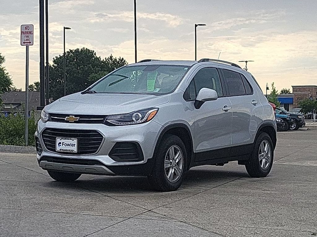 Used 2022 Chevrolet Trax LT w/ LT Convenience Package AWD/4WD image 4