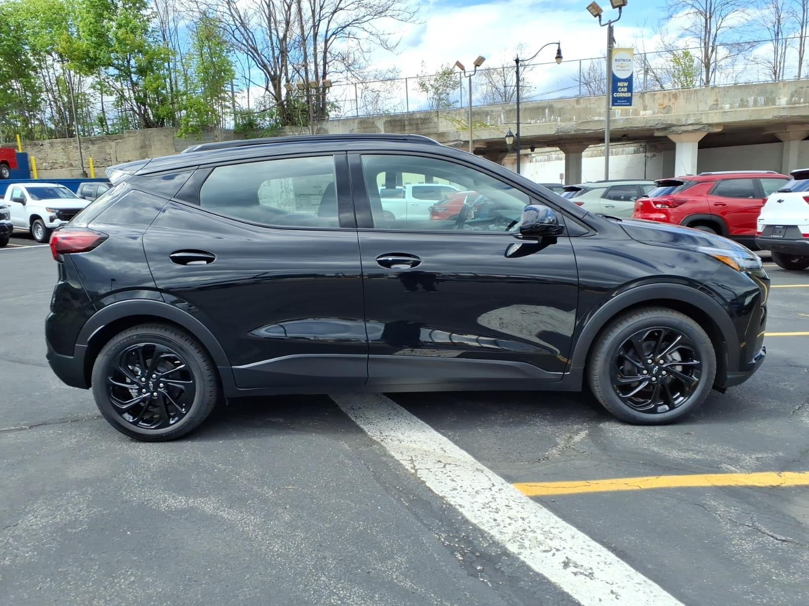 New 2027 Chevrolet Bolt RS w/ Technology Package FWD image 2