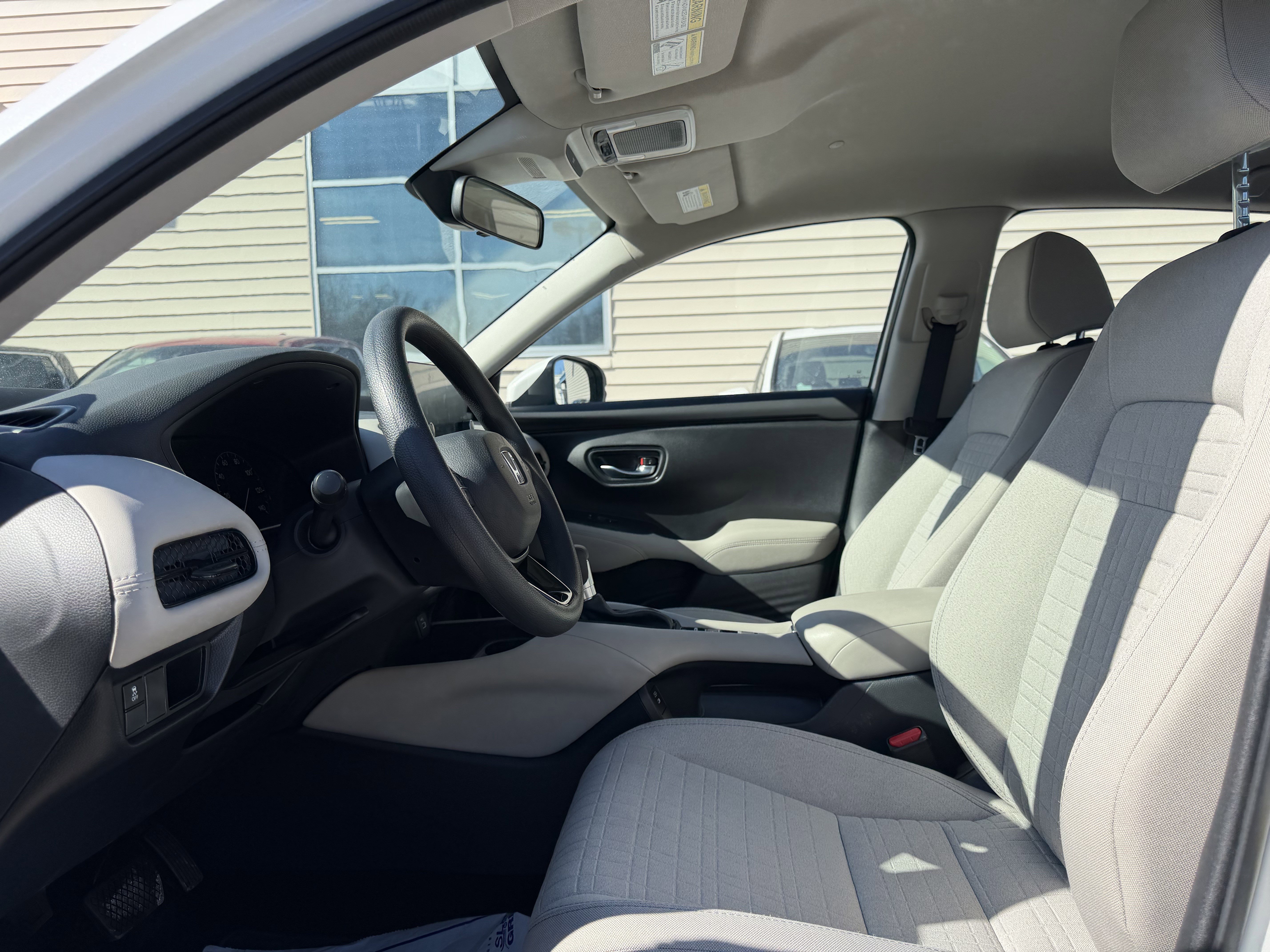Used 2025 Honda HR-V LX image 14