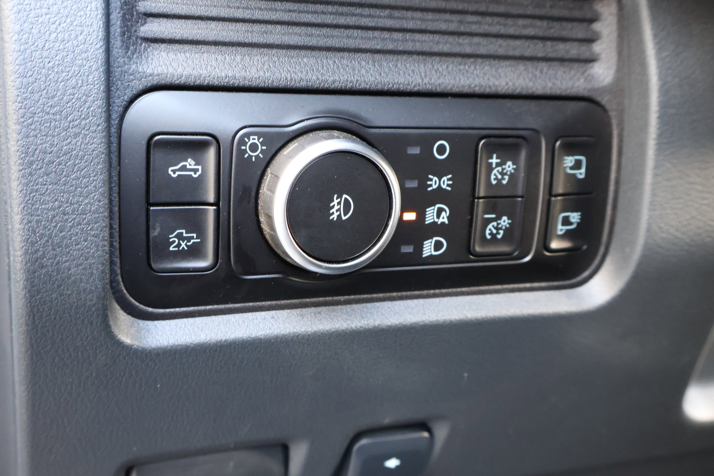 Used 2025 Ford F350 Lariat image 24