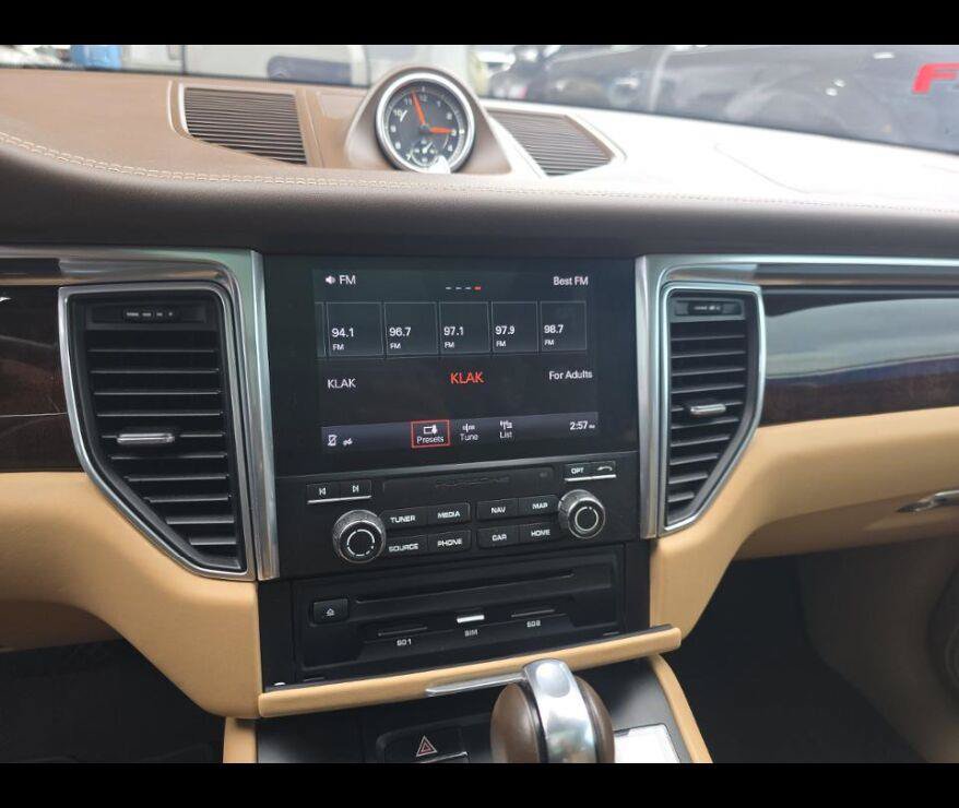Used 2018 Porsche Macan S AWD/4WD image 6