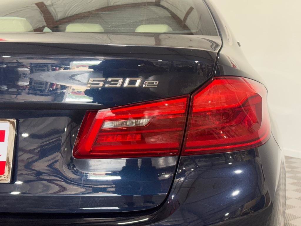 Used 2018 BMW 530e w/ Premium Package 2 RWD image 11