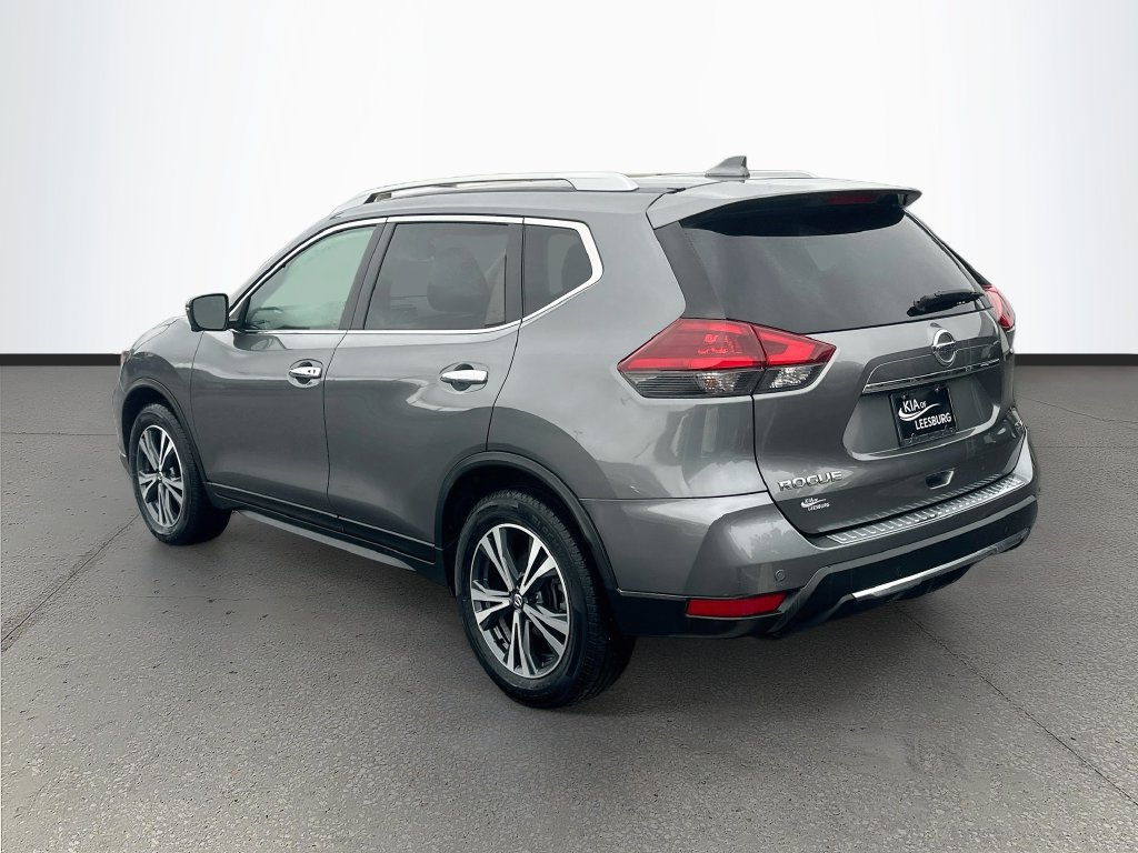 Used 2019 Nissan Rogue SV w/ Premium Package FWD image 5