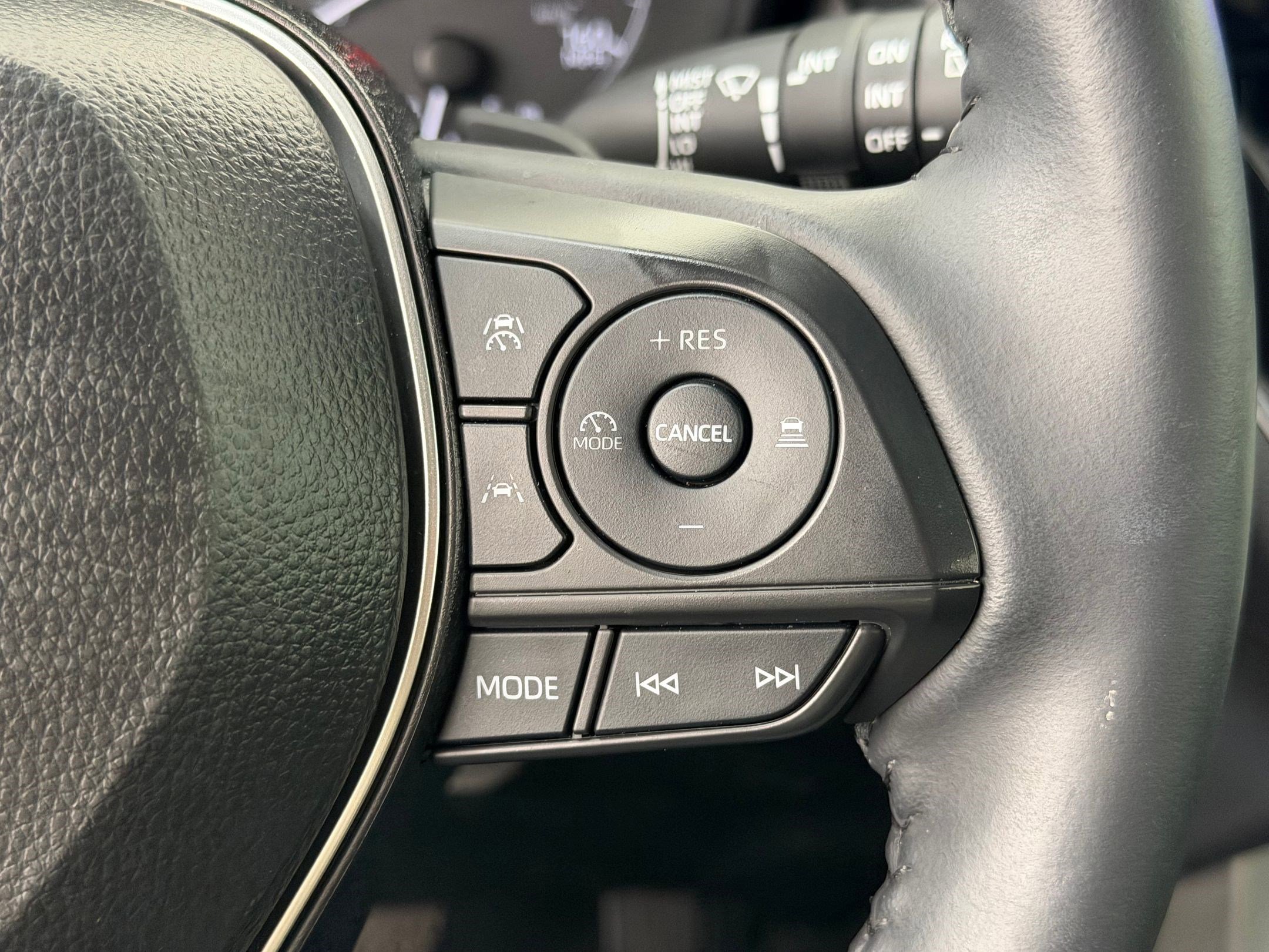 Used 2024 Toyota Corolla Cross SE w/ Moonroof Package image 16