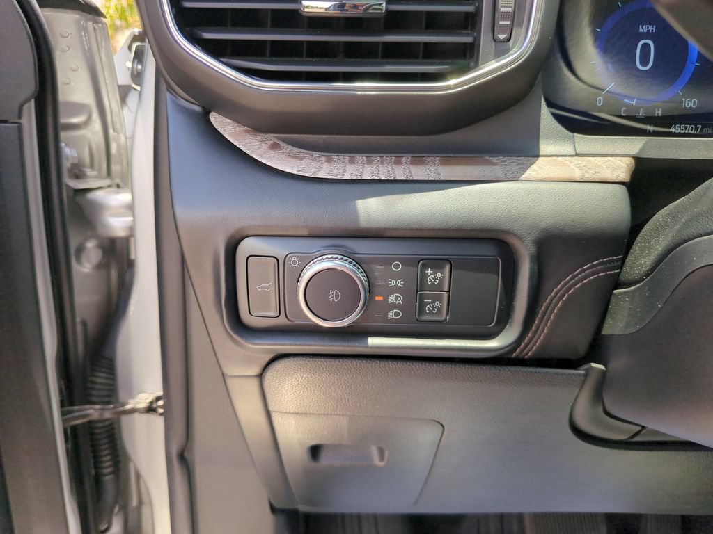Certified 2022 Ford Explorer Platinum w/ Equipment Group 601A AWD/4WD image 30
