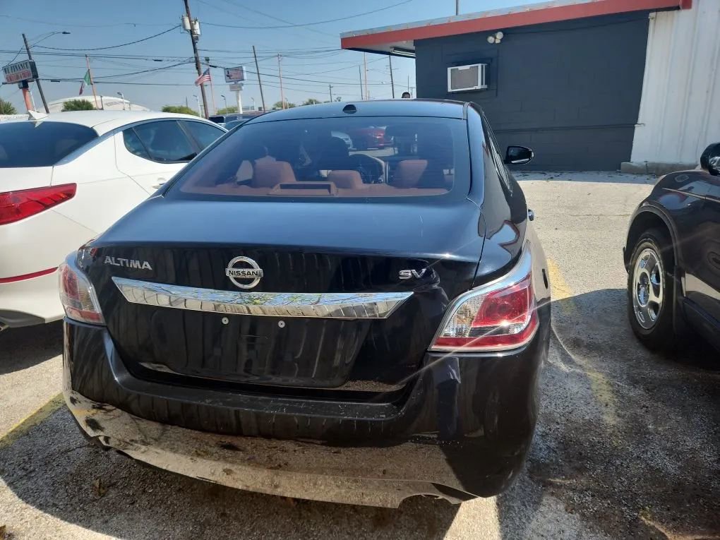 Used 2015 Nissan Altima 2.5 SV image 5
