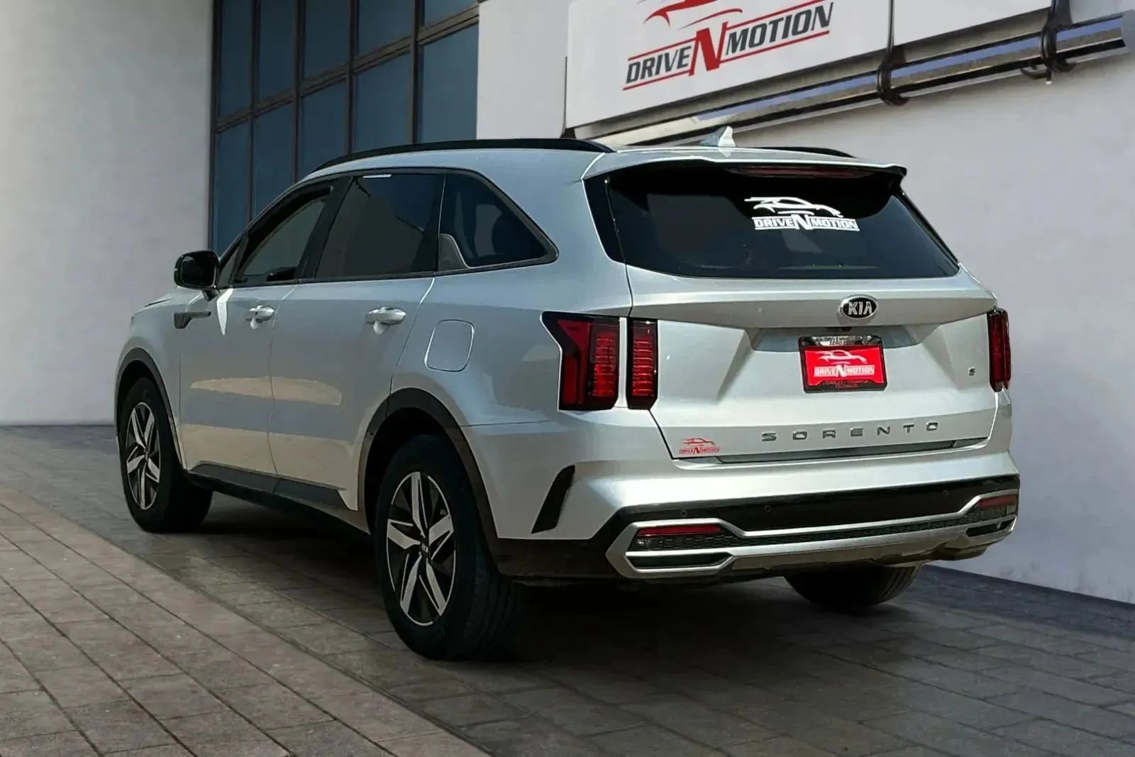 Used 2021 Kia Sorento S w/ Panoramic Sunroof Package image 6