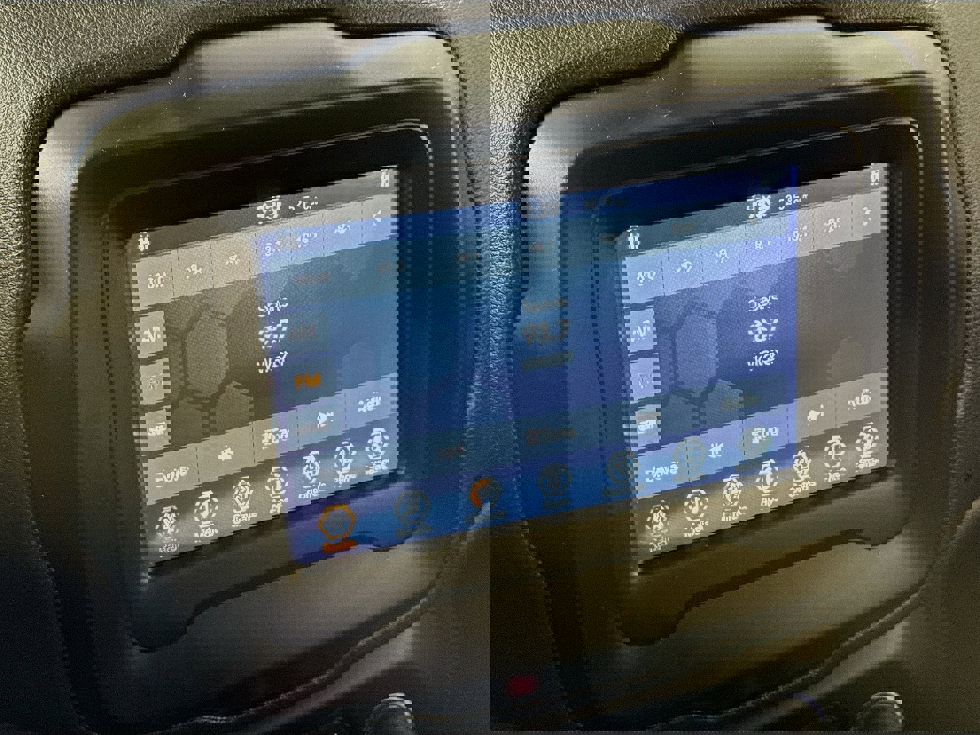 Used 2021 Jeep Renegade Latitude image 17