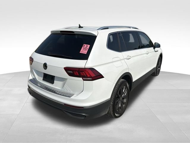 Used 2023 Volkswagen Tiguan SE AWD/4WD image 32