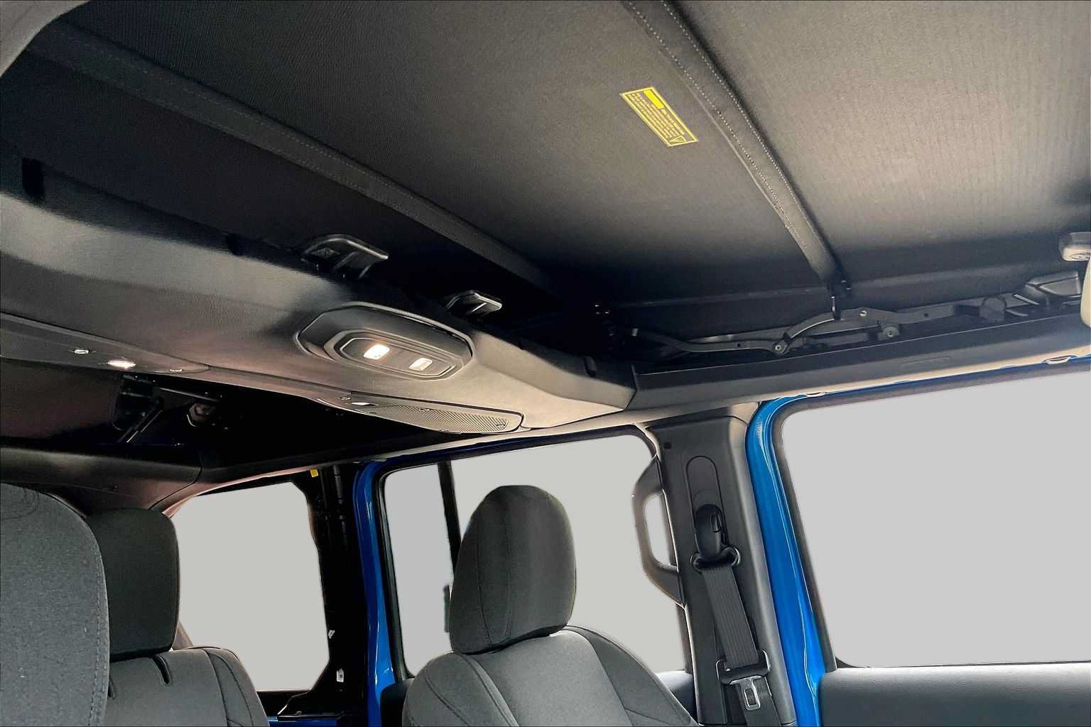 Used 2024 Jeep Wrangler Unlimited Sahara AWD/4WD image 14