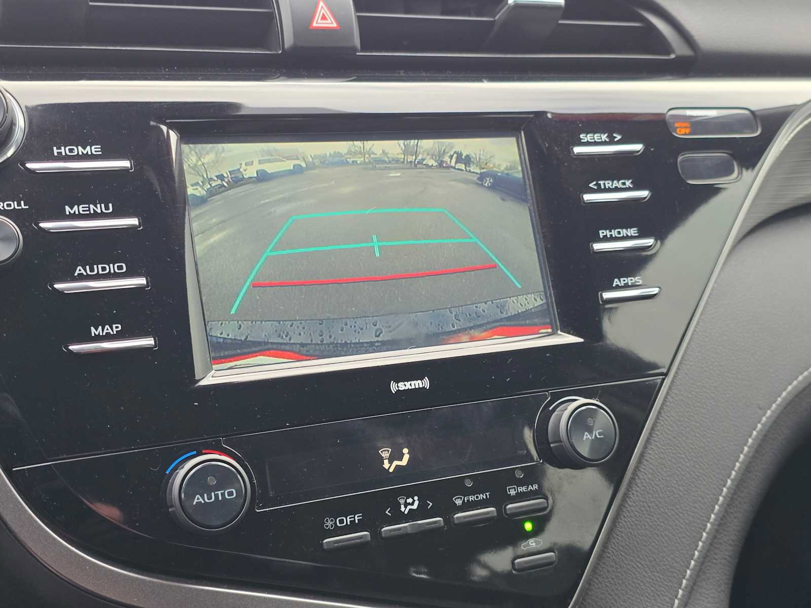 Used 2020 Toyota Camry SE image 30