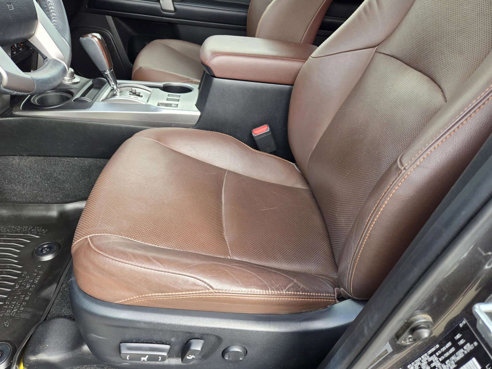 Used 2018 Toyota 4Runner Limited image 14