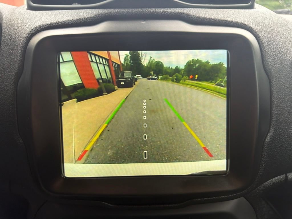 Used 2023 Jeep Renegade Latitude AWD/4WD image 45