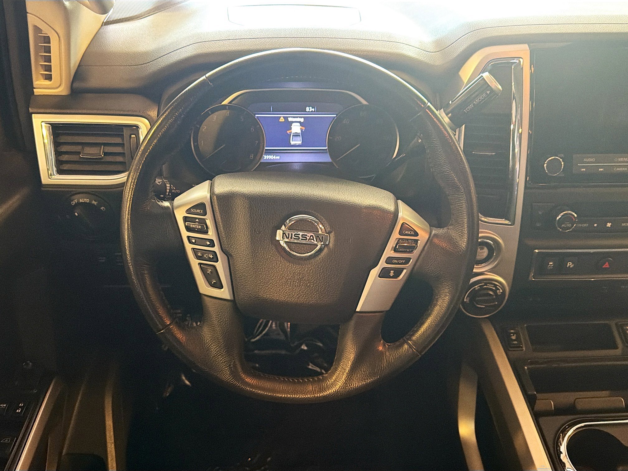 Used 2021 Nissan Titan SV w/ SV Convenience Package image 18