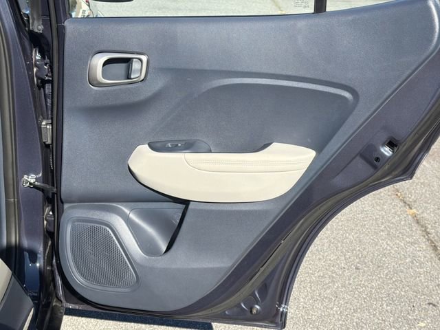 Certified 2025 Hyundai Venue Limited image 16