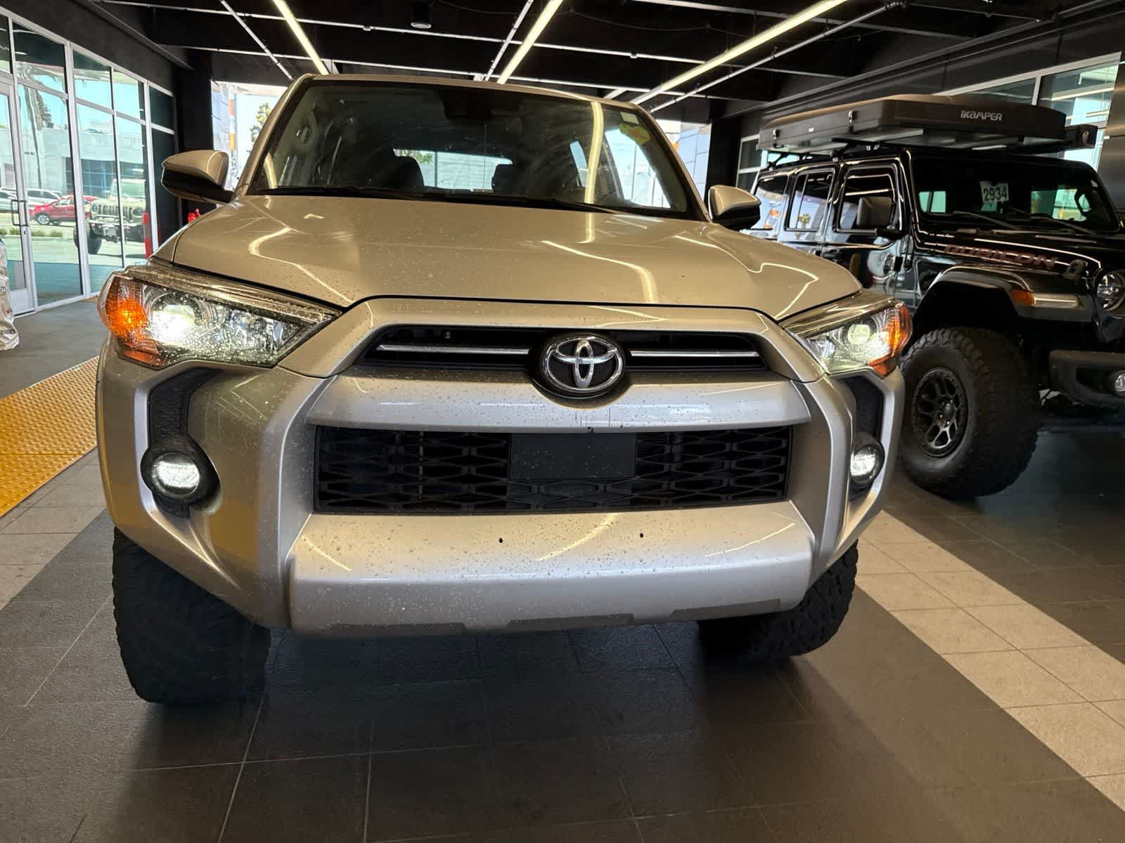 Used 2021 Toyota 4Runner SR5 AWD/4WD image 5