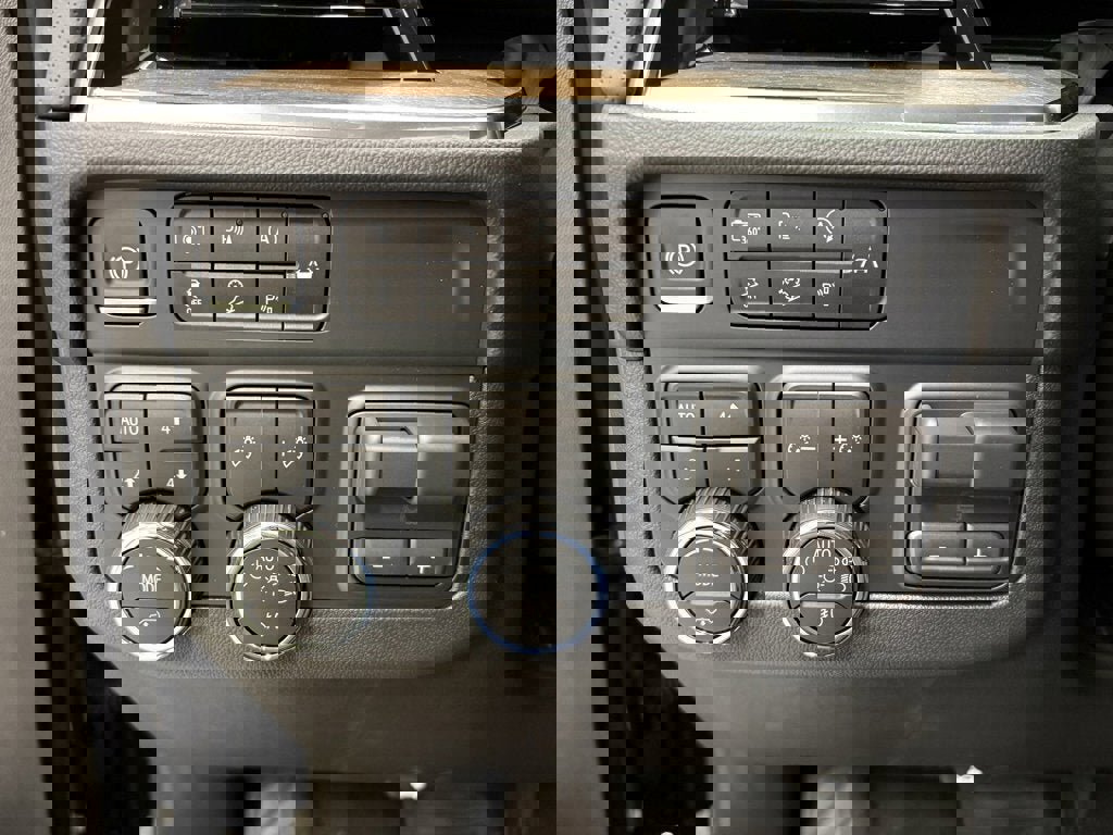 New 2026 Chevrolet Suburban High Country image 28