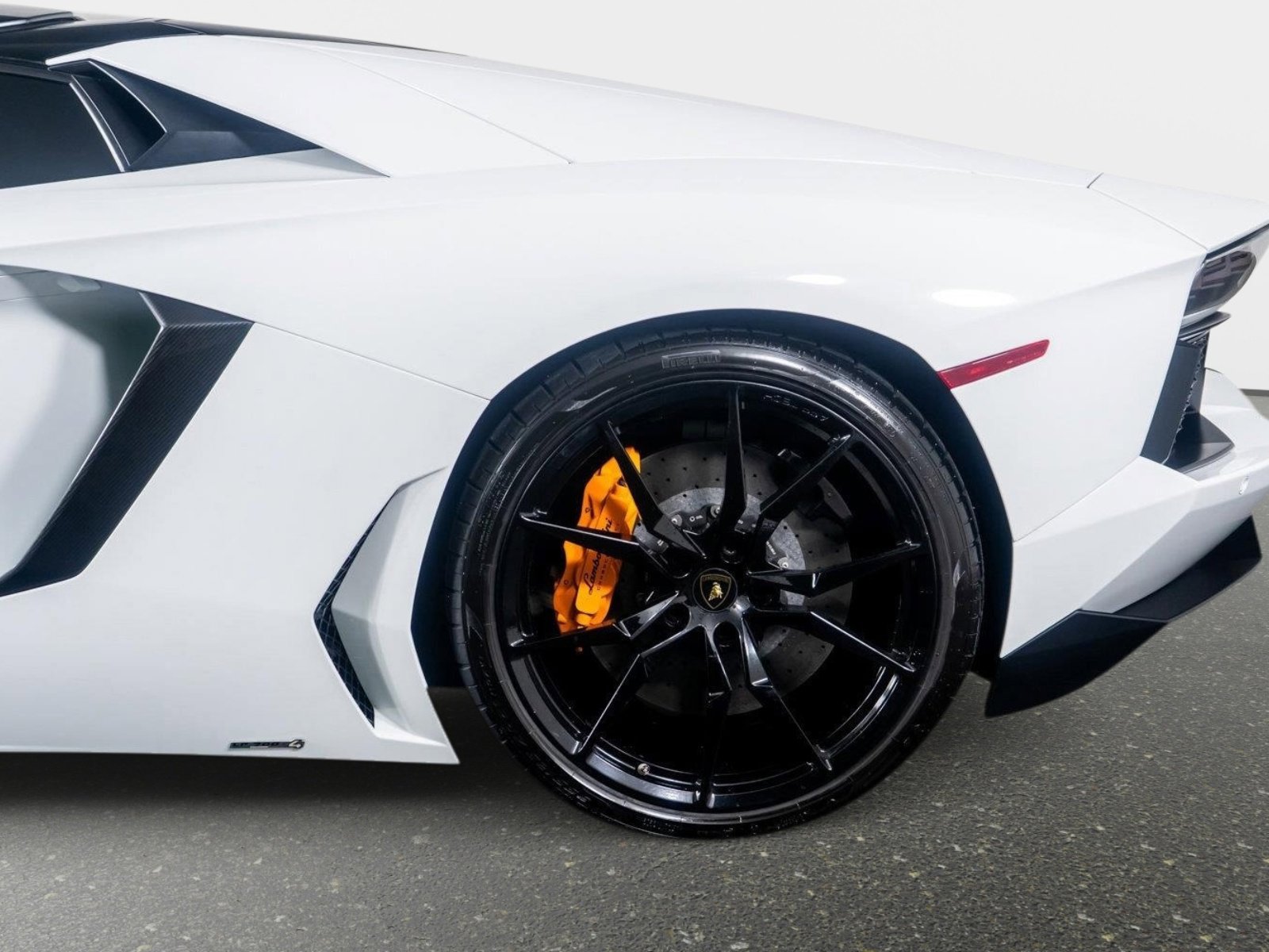 Used 2015 Lamborghini Aventador LP 700-4 image 18