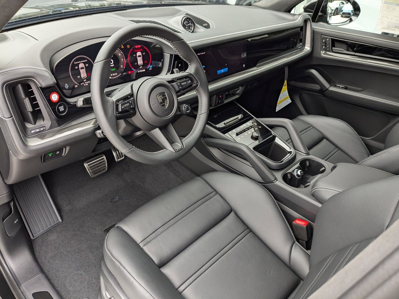 New 2025 Porsche Cayenne Turbo AWD/4WD image 4