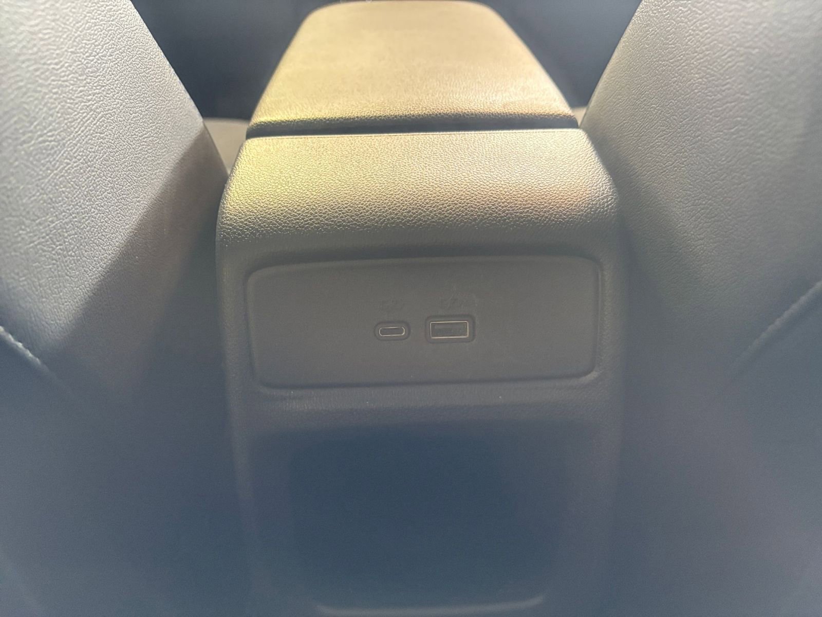 Used 2025 Chevrolet Trax LT FWD image 28