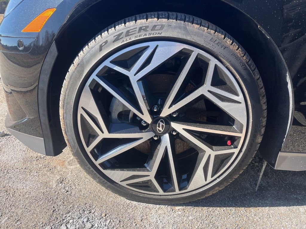 Used 2023 Hyundai Ioniq 6 Limited image 9