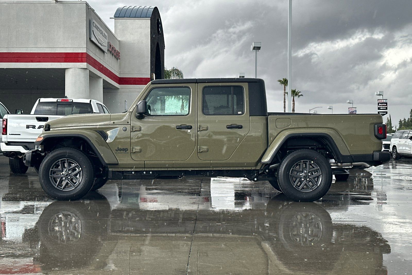New 2026 Jeep Gladiator Sport AWD/4WD image 3