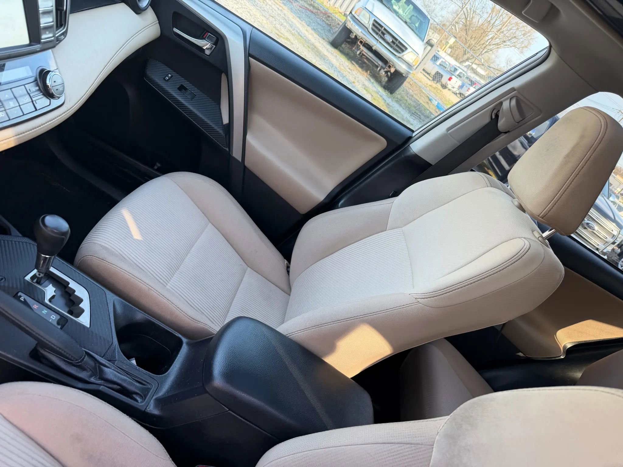 Used 2015 Toyota RAV4 XLE image 35