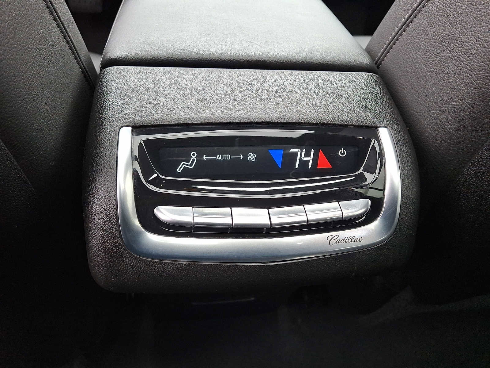 Used 2023 Cadillac XT6 Luxury image 12