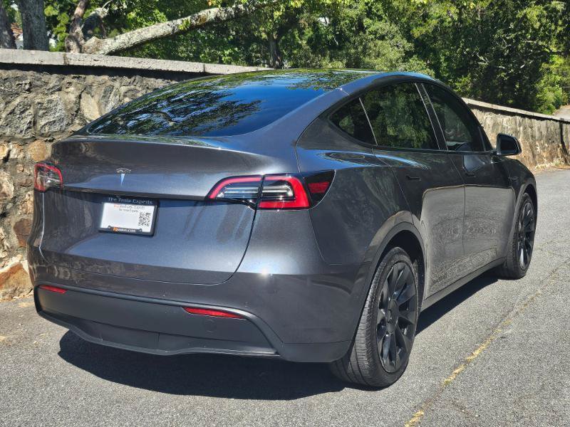 Used 2022 Tesla Model Y Long Range AWD/4WD image 11