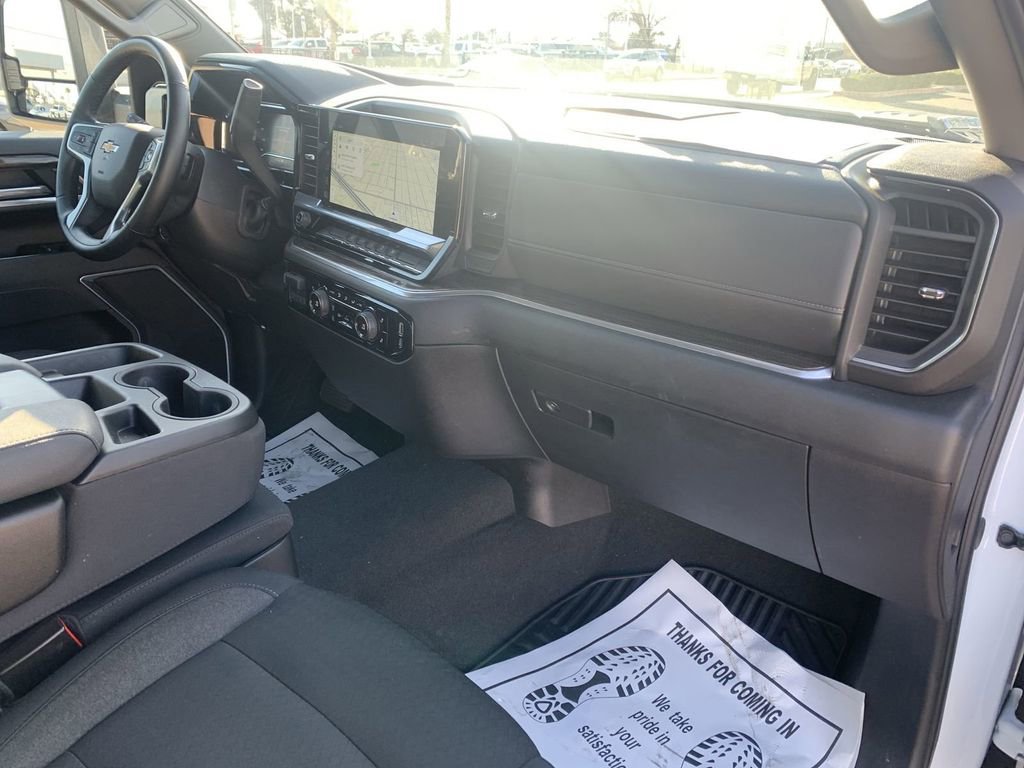 Certified 2025 Chevrolet Silverado 2500 LT w/ Convenience Package image 28