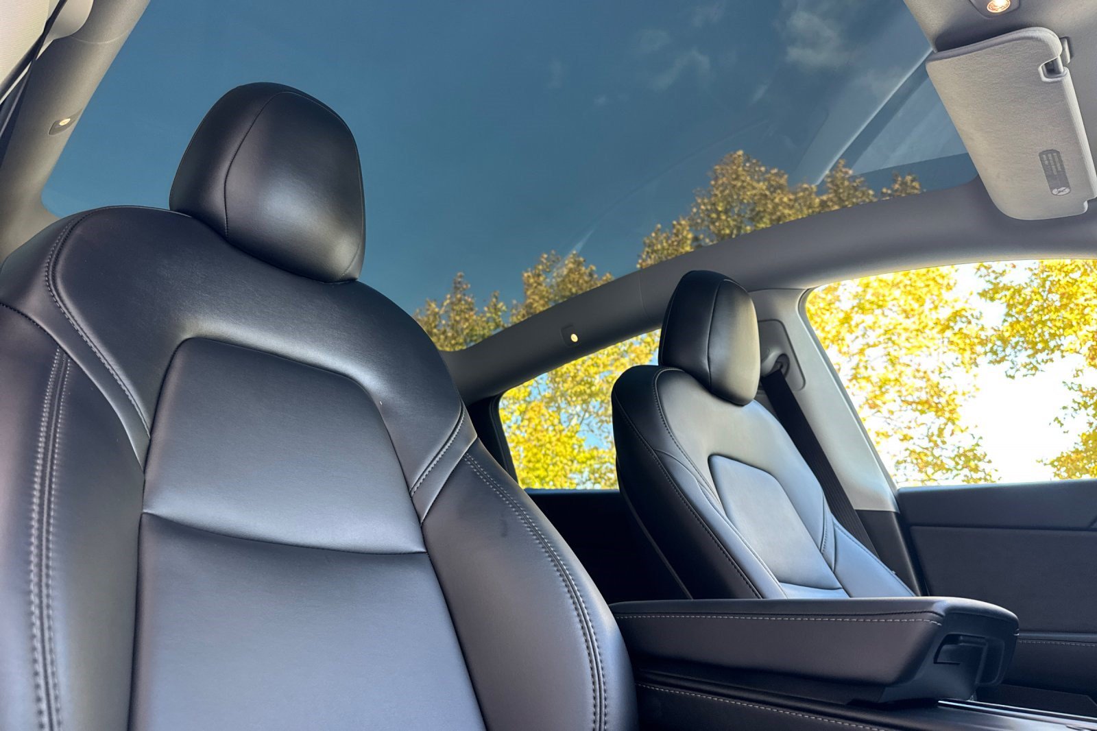 Used 2023 Tesla Model Y Performance AWD/4WD image 25
