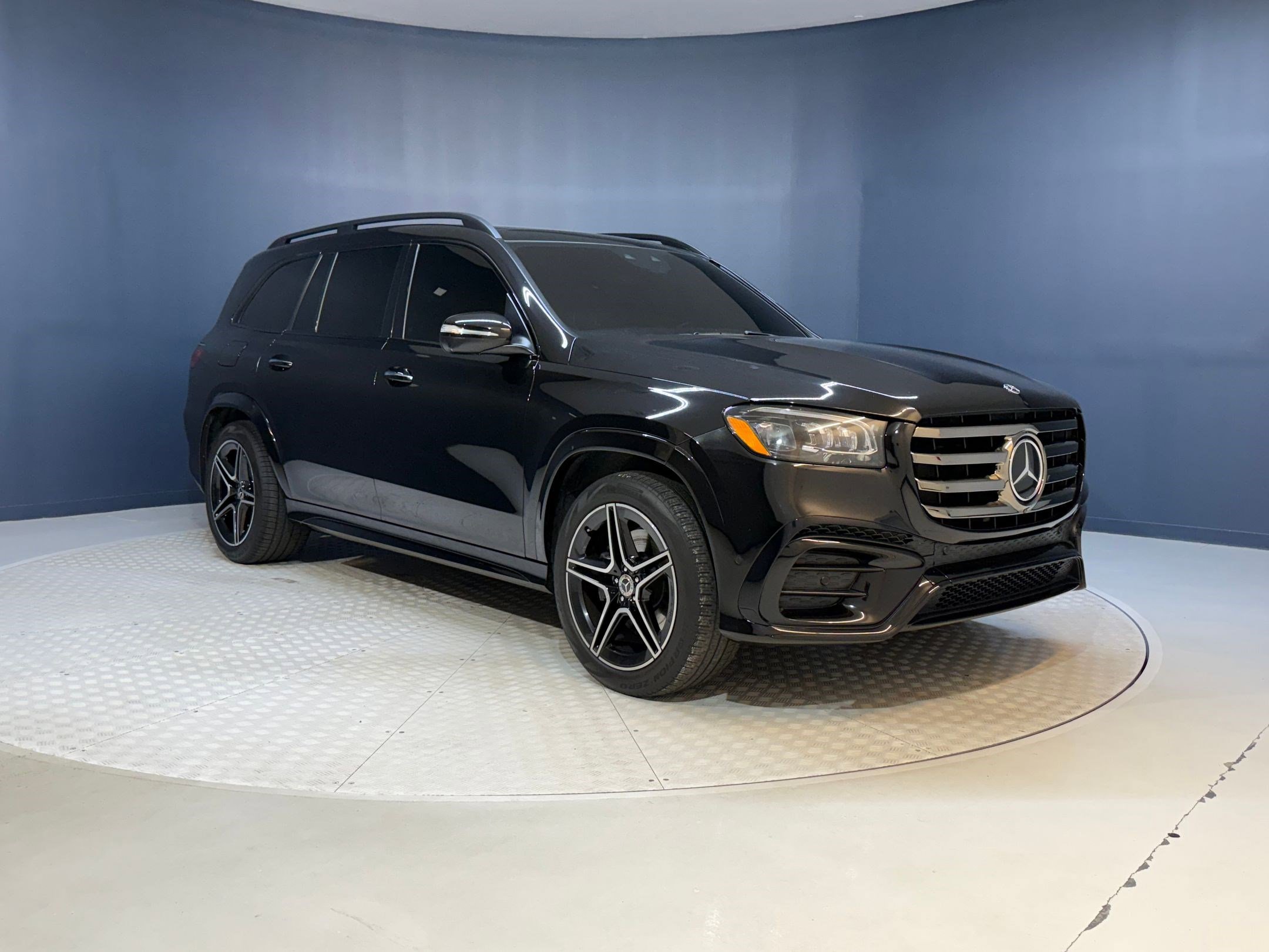 Used 2024 Mercedes-Benz GLS 450 4MATIC image 7