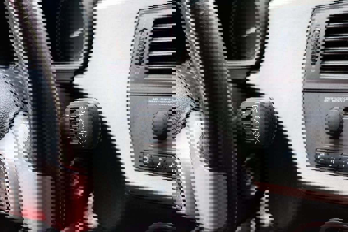 Used 2004 BMW Z4 2.5i image 17