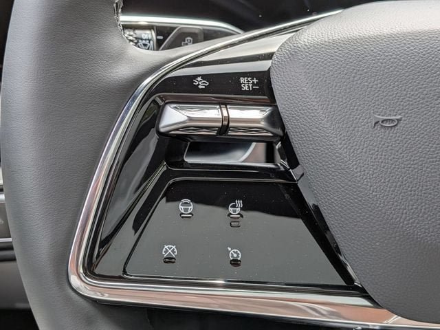 New 2026 Cadillac Lyriq Luxury RWD image 25