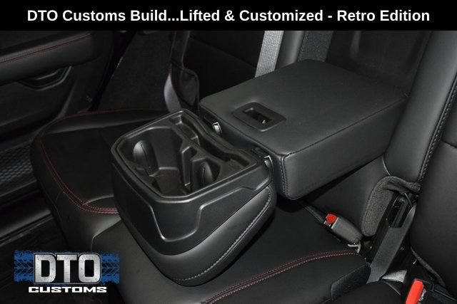 Used 2025 Jeep Wrangler Unlimited Rubicon w/ Convenience Group AWD/4WD image 47
