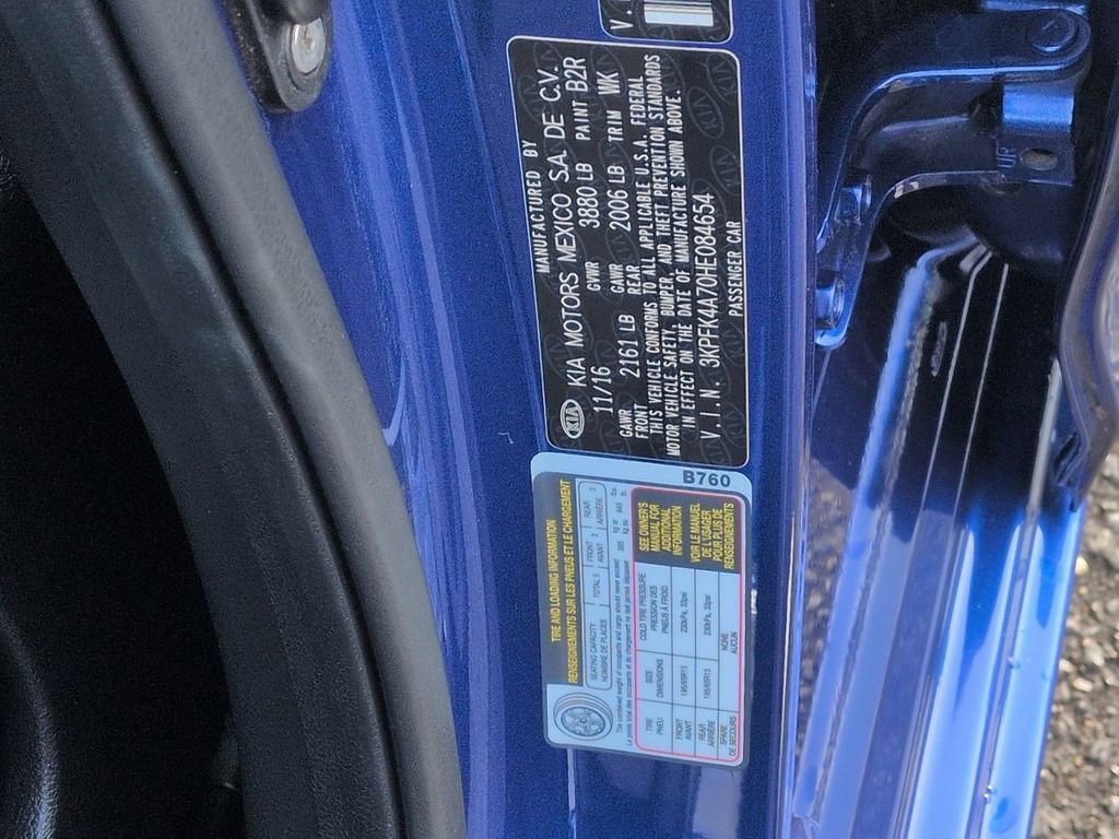 Used 2017 Kia Forte LX image 32