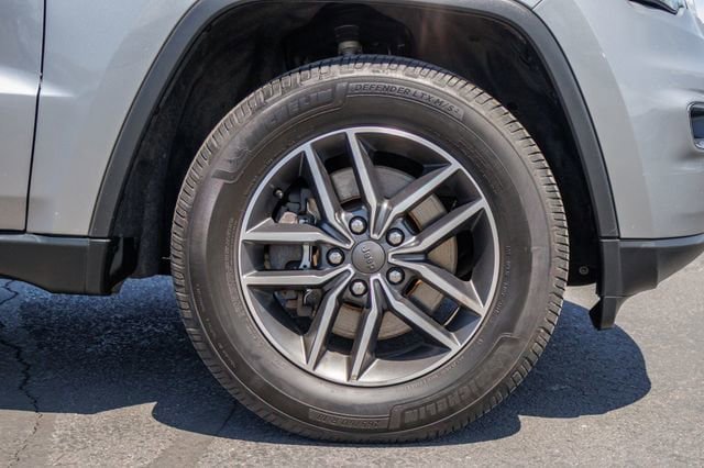 Used 2021 Jeep Grand Cherokee Limited AWD/4WD image 12