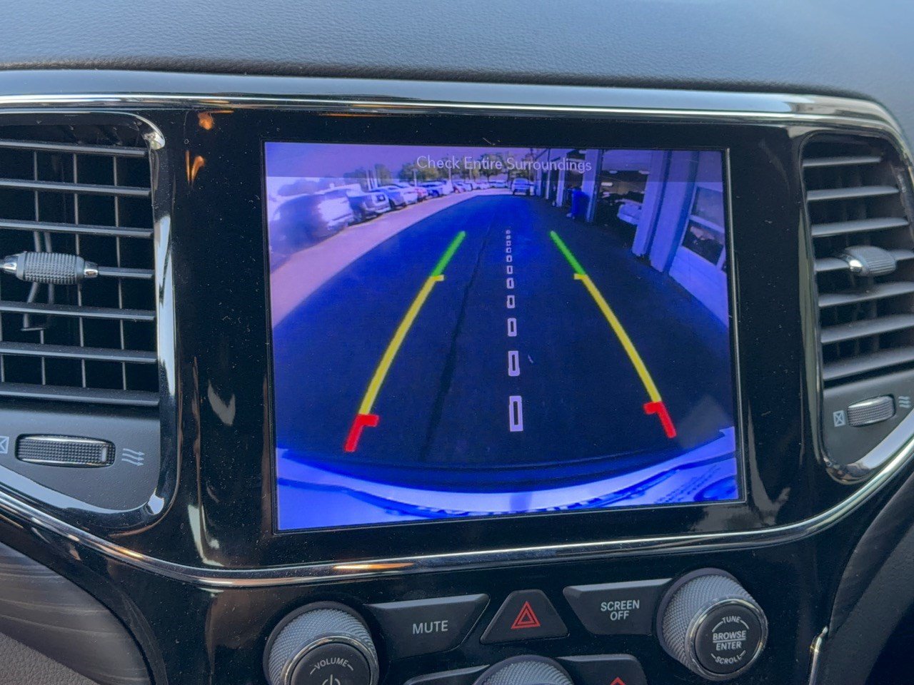 Used 2019 Jeep Grand Cherokee Altitude RWD image 24