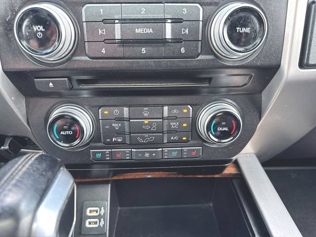 Used 2017 Ford F150 Platinum w/ Equipment Group 701A Luxury AWD/4WD image 18
