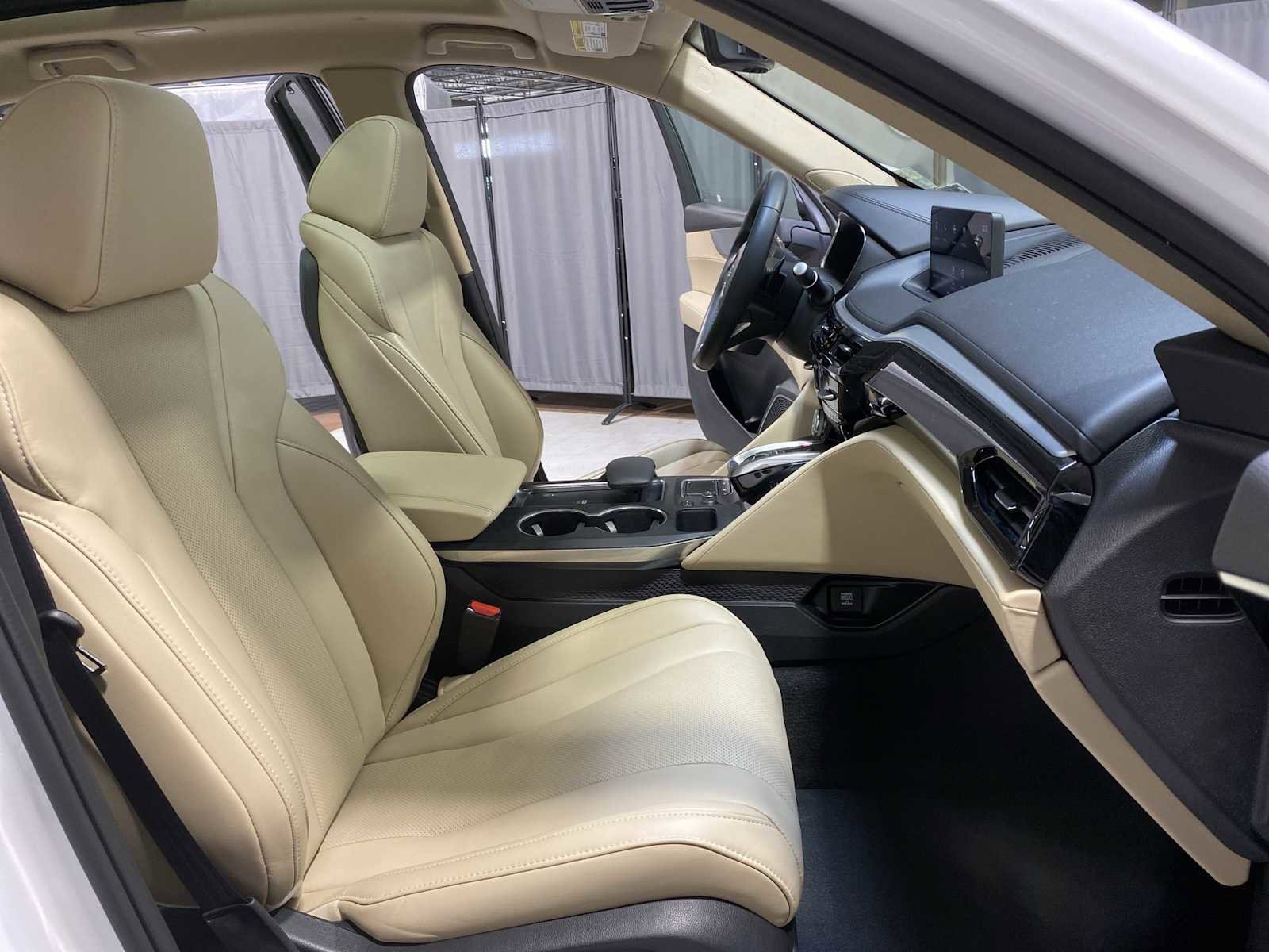 Certified 2023 Acura MDX SH-AWD w/ Technology Package image 14