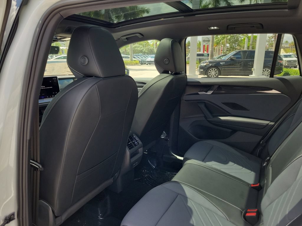 New 2026 Volkswagen Tiguan SE R-Line FWD image 5