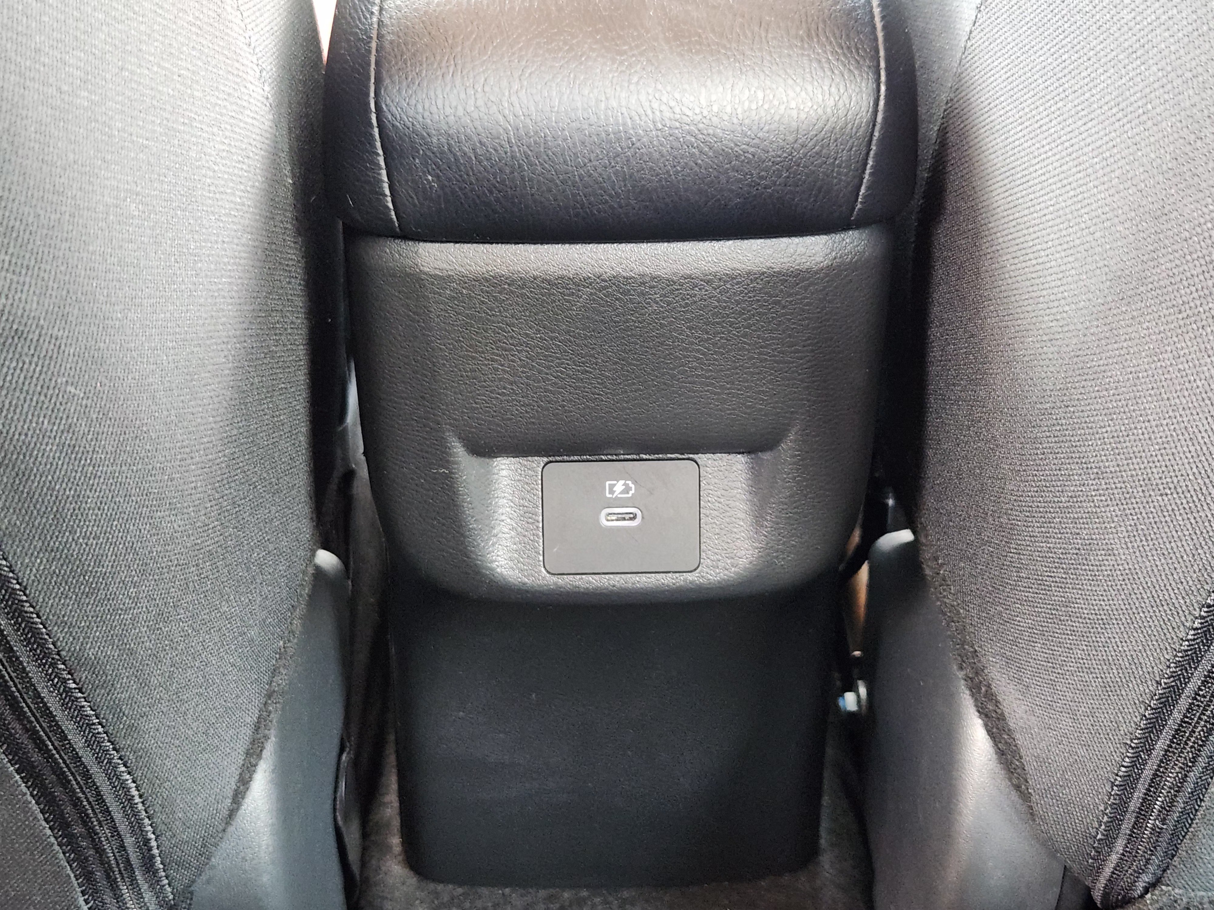 Used 2025 Nissan Versa SR w/ Trunk Package FWD image 31