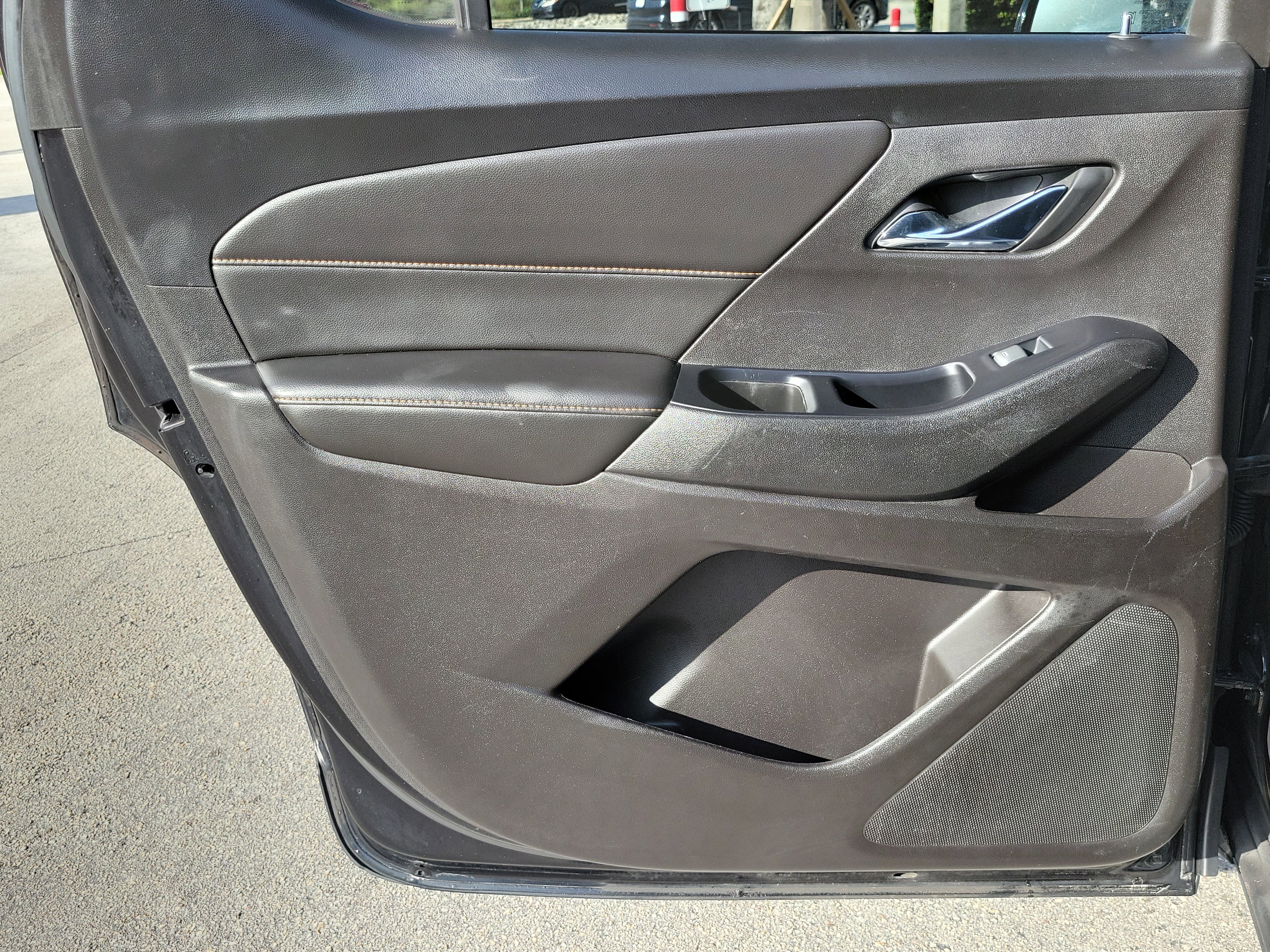 Used 2019 Chevrolet Traverse LS FWD image 25